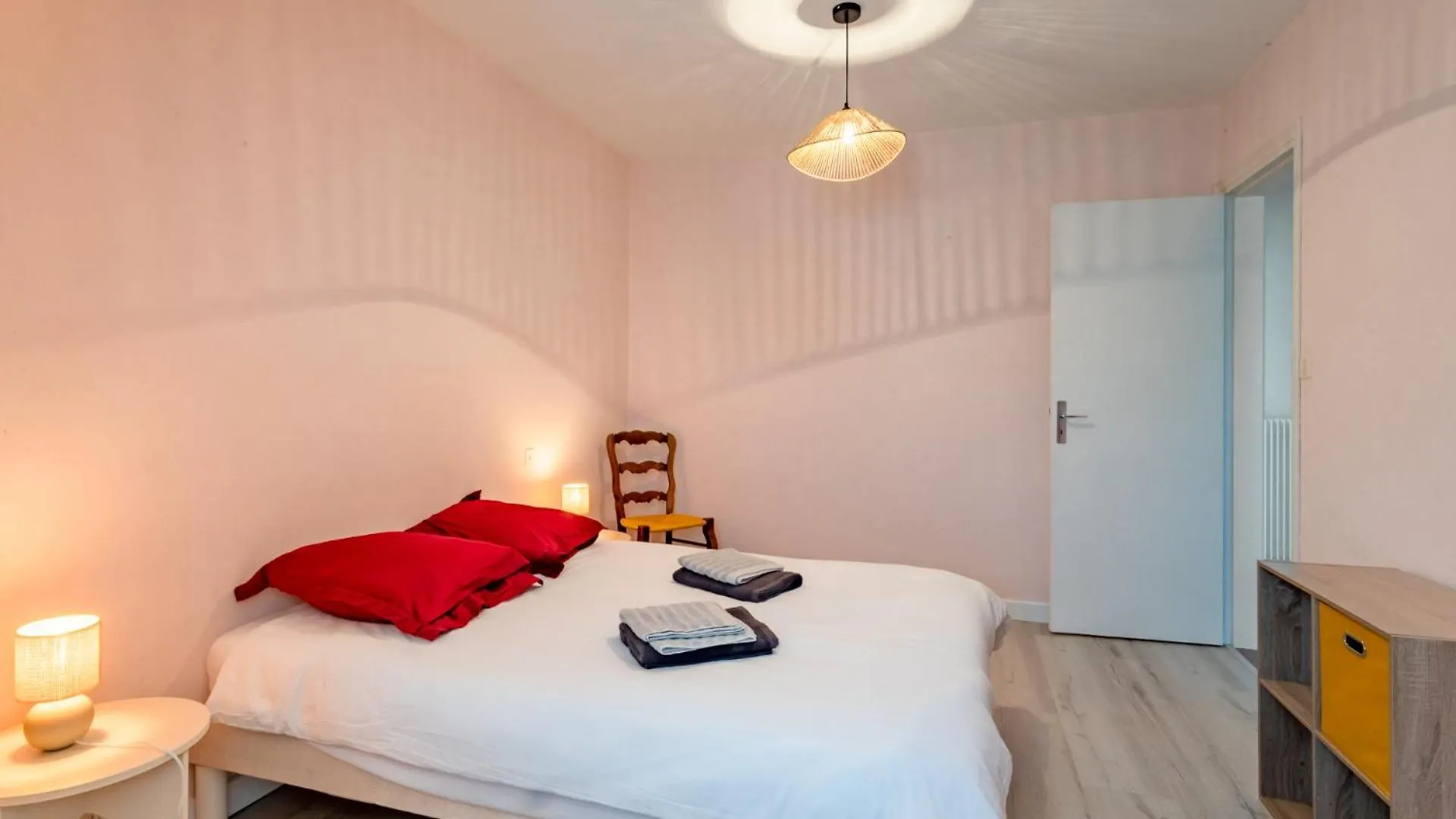 Pradic 15 Personnes , Cheminee , Jardin , Plage A Pied Étel 펜션